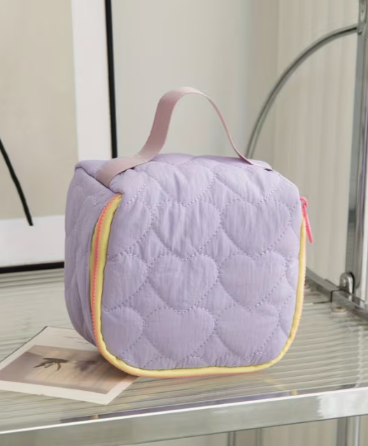 Neceser Capitoneado Corazon con Cremallera - Bolsa de Viaje Acolchada