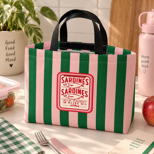 Bolso térmico Brena con rayas verde y rosa, diseño retro de sardinas y asas negras para almuerzos con estilo.