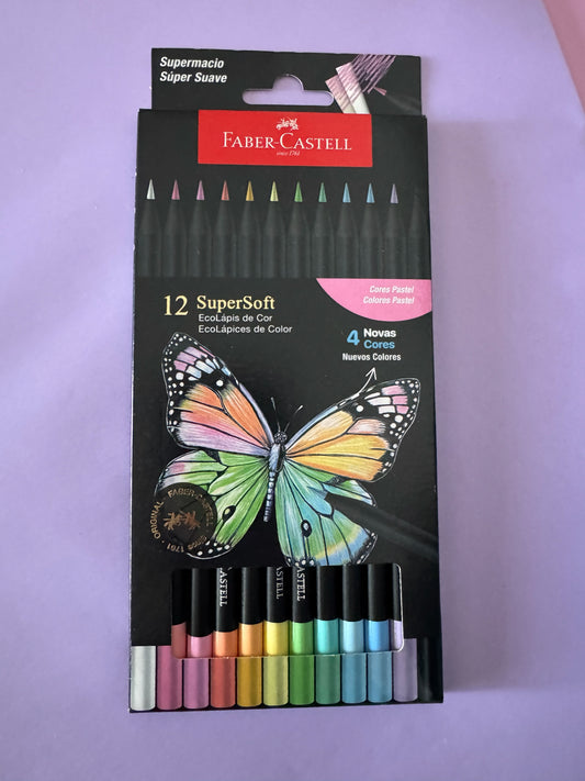 Set de 12 lápices de colores Brena Faber-Castell SuperSoft en tonos pastel con empaque ilustrado de mariposa