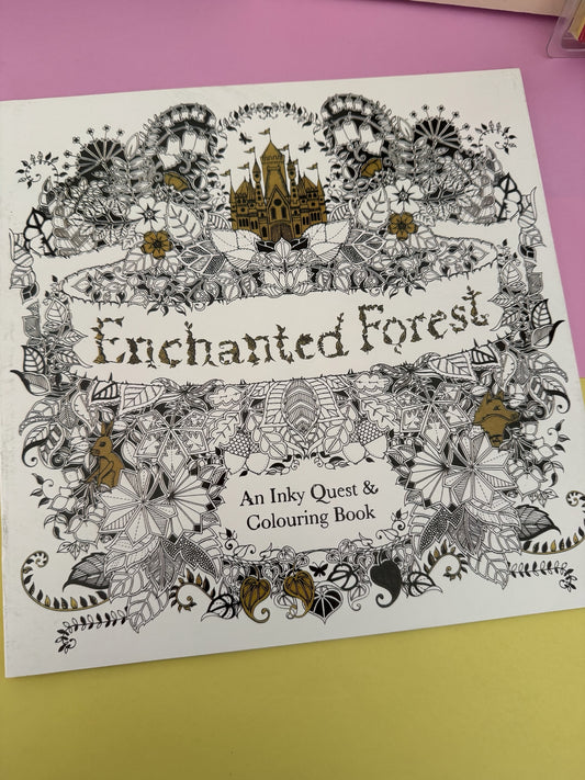 Libro de colorear Brena Enchanted Forest con ilustraciones detalladas de un castillo y naturaleza para adultos