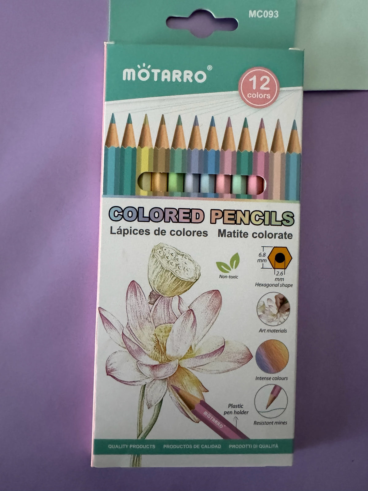 Set de 12 lápices de colores pastel Brena MÖTARRO con diseño hexagonal y mina resistente en estuche de cartón
