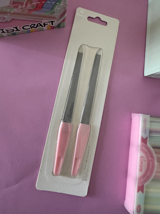 Set de dos limas de uñas profesionales Brena con mango ergonómico rosa y superficie abrasiva de grano fino