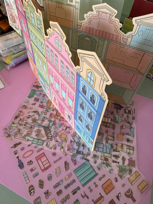 Set de pegatinas Brena con fachadas de casas de estilo europeo y muebles en miniatura para decorar escenarios.